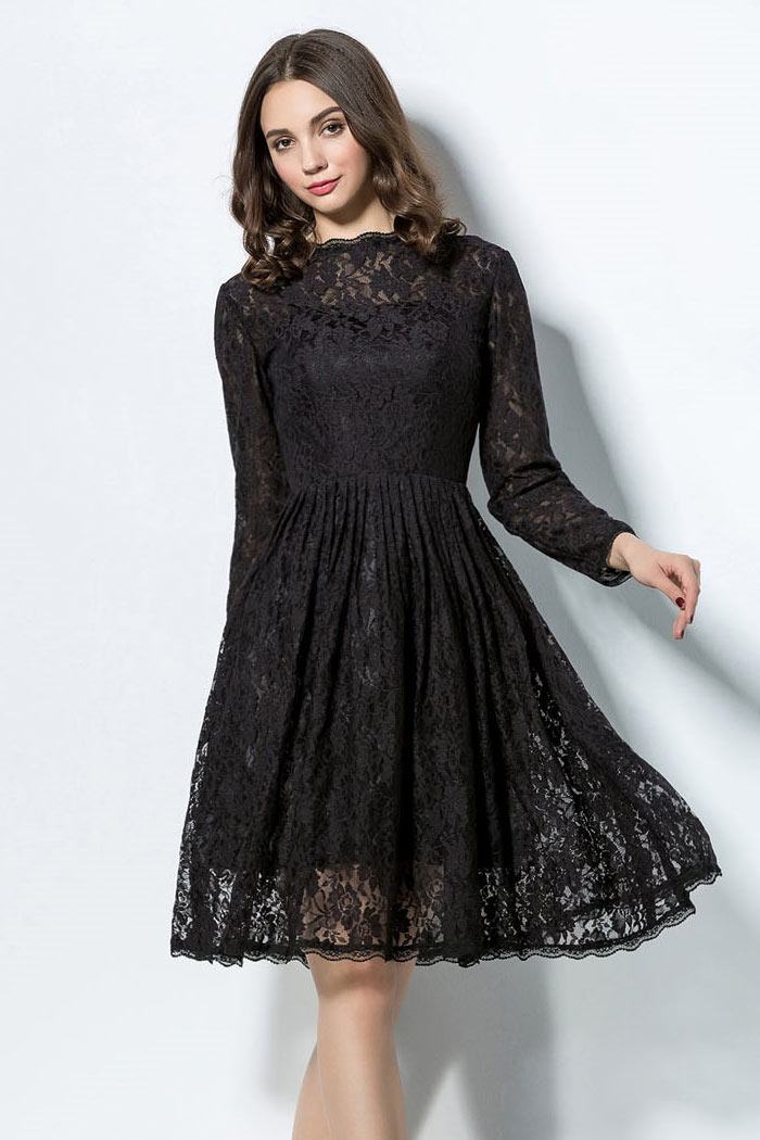 Robe de cocktail courte genoux manches longues en dentelle noire