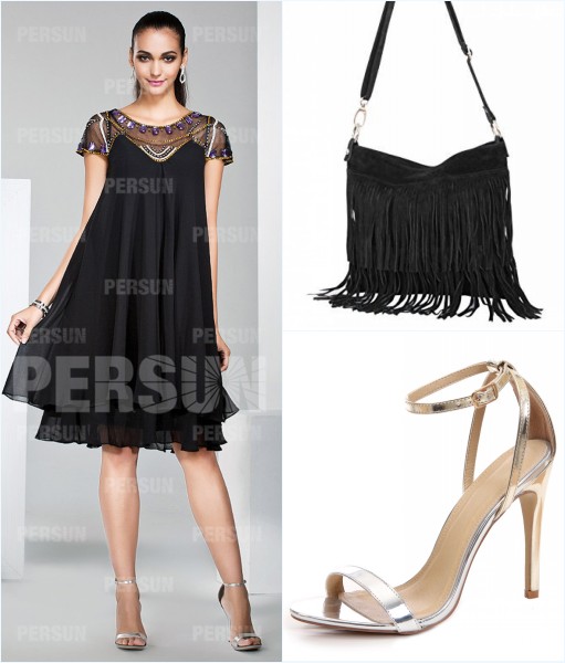 robe noire style bohème, sac à frange et sandale simple