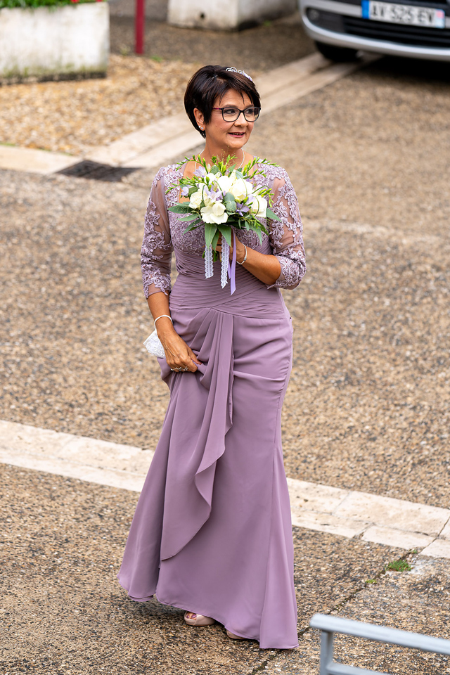 Robe de soirée sirène manches trois-quart appliquée de dentelle