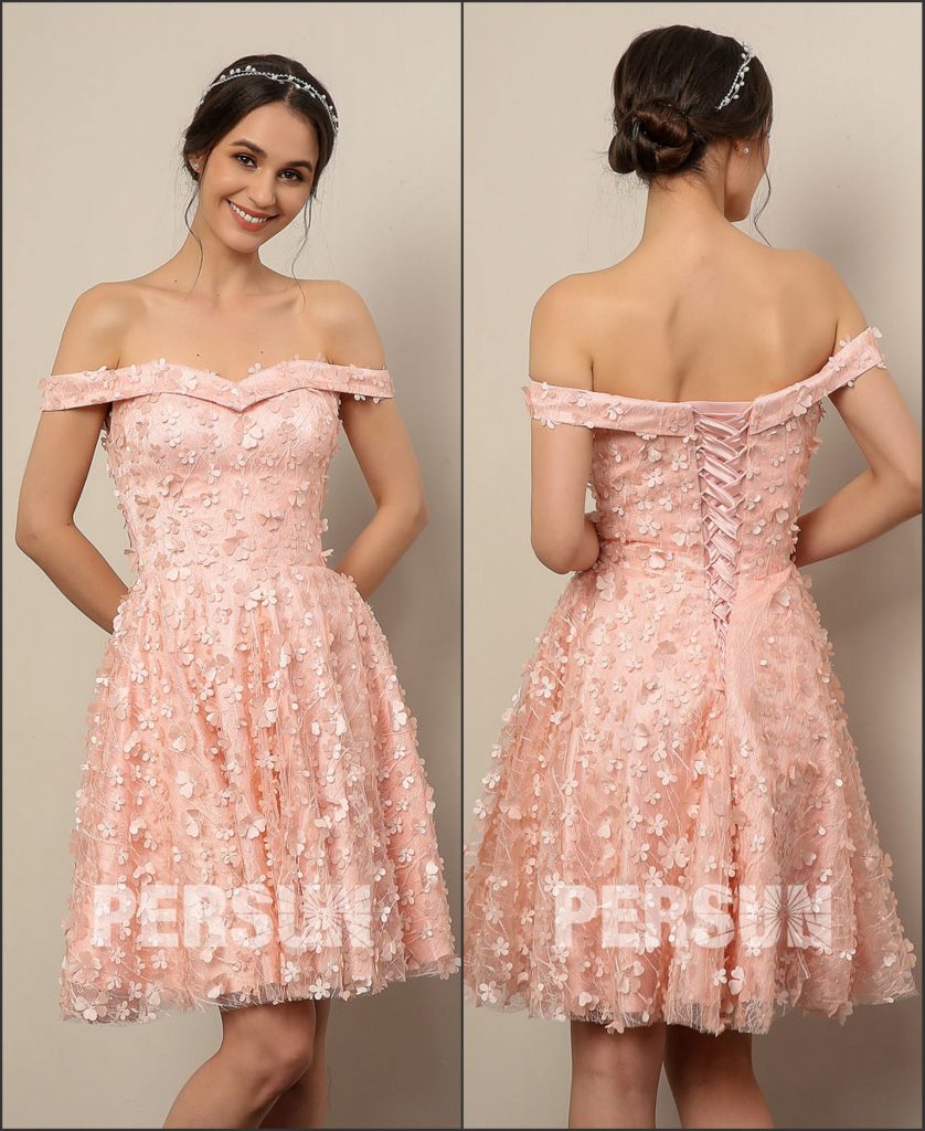 Robe de cocktail courte rose ligne A en dentelle florale épaules dénudées dos nu