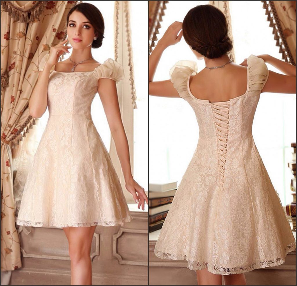 Robe courte vintage en dentelle crème avec mancherons ligne A